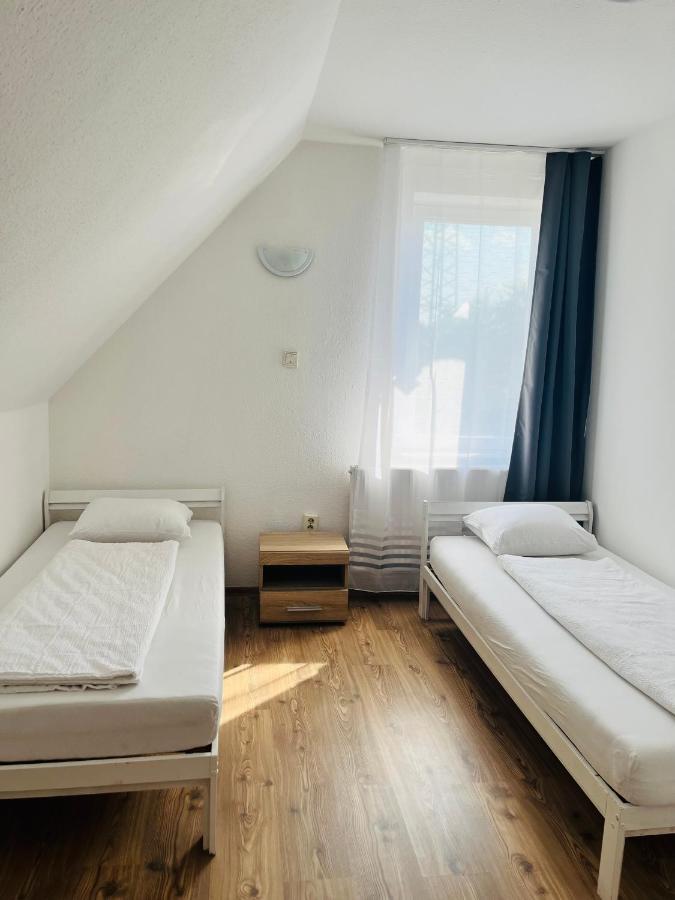 Gabor Panzio Aparthotel Gyal Luaran gambar