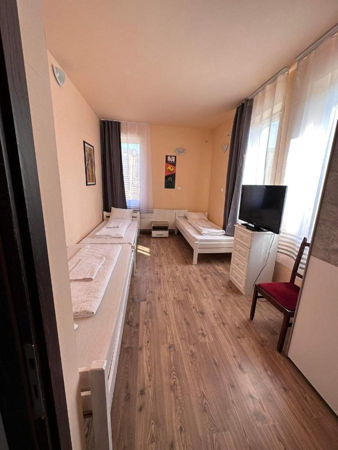 Gabor Panzio Aparthotel Gyal Luaran gambar